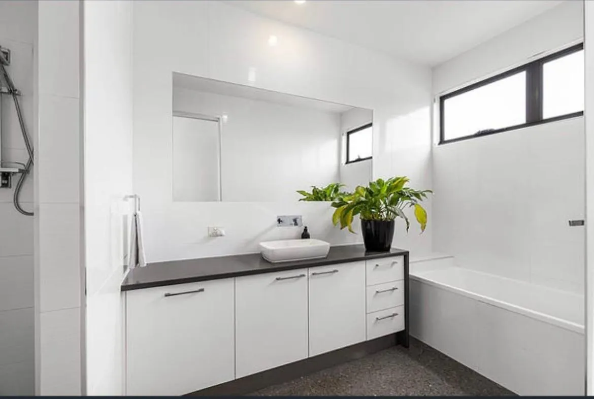 Holiday home Currimundi Luxe House - Walk To Lake, Beach & Cafes Kawana Waters